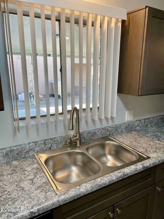 Building Photo - 7519 N 59th Ln