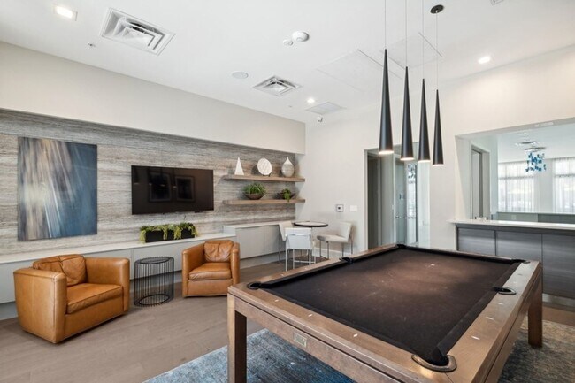 Building Photo - Premium Lake-View URBANA Residence Steps from Downtown Doral