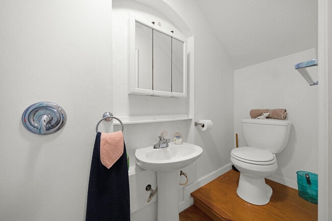 Building Photo - 206 Snug Harbour Dr