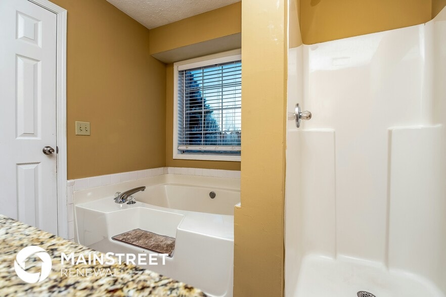 Building Photo - 90 White Oak Dr