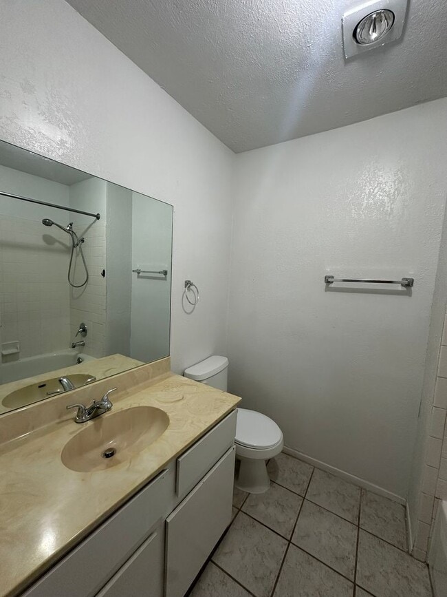 Building Photo - 9019 Sawtooth Ln