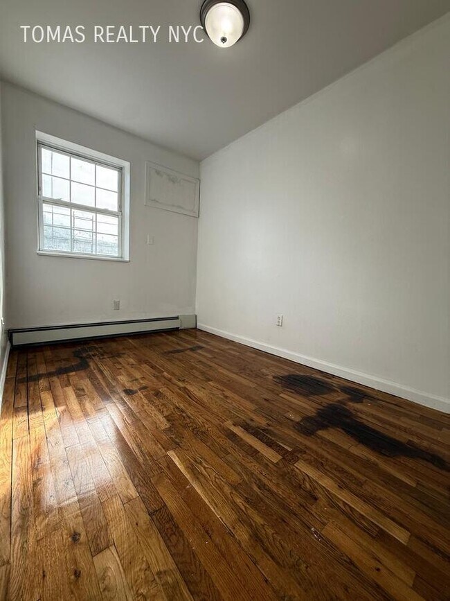 Building Photo - 793 Jennings St