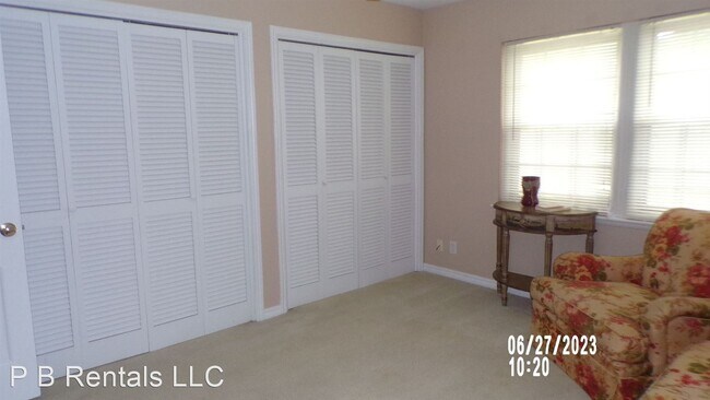 Building Photo - 3 br, 2 bath House - 1116 NW Cherry Avenue