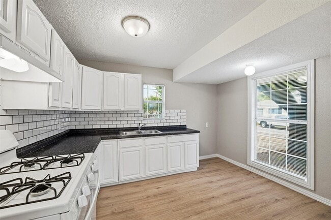 Building Photo - 1110 NE 17th St