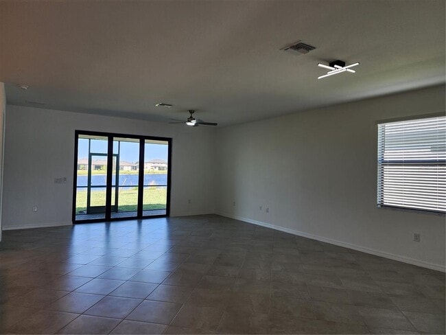 Building Photo - 14632 Palamos Cir