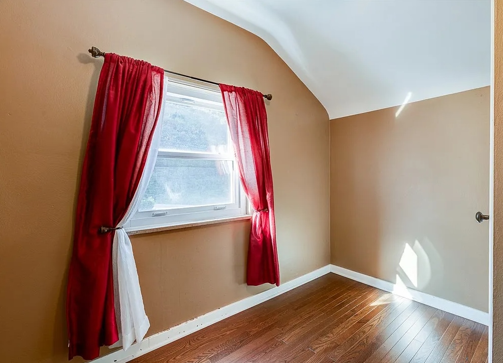 Bedroom 3 - 133 Hamburg St