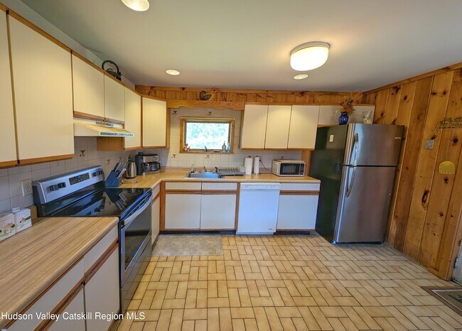 Building Photo - 63 N Settlement Rd