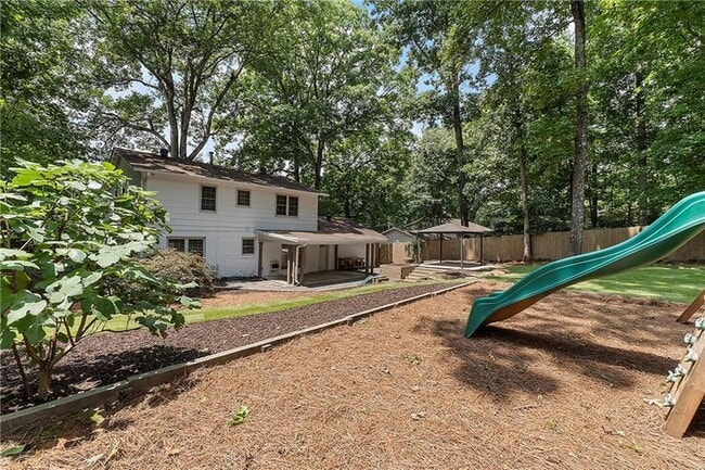 Building Photo - 3981 Longview Dr