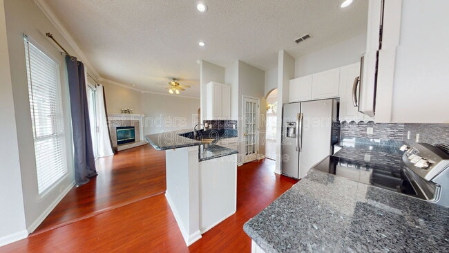 Building Photo - 12180 Basalt Dr N
