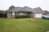 Building Photo - 2404 Stockwell Rd
