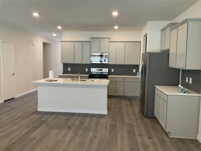 Building Photo - 6021 Tudor Pl