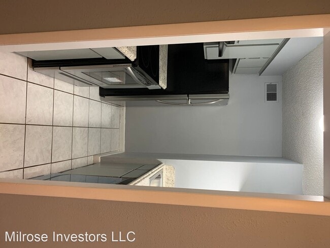 Building Photo - 300 S Hospital Dr