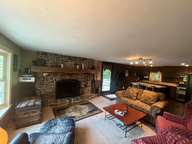 Building Photo - 64 Quarry Ln