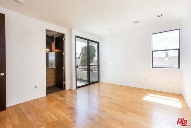 Building Photo - 8639 Whitworth Dr