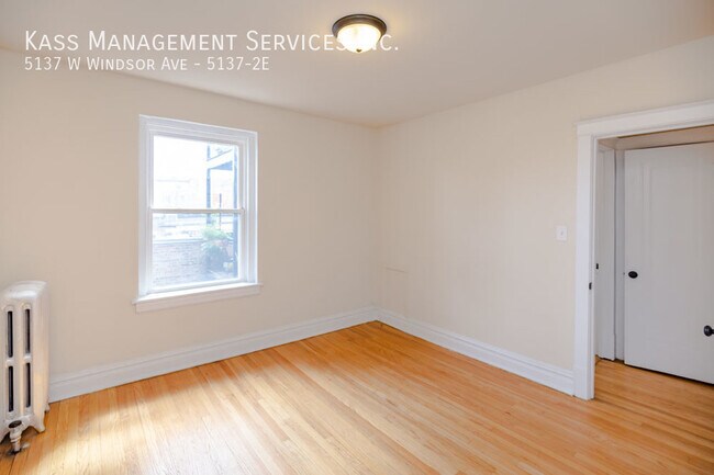 Building Photo - 5137 W Windsor Ave