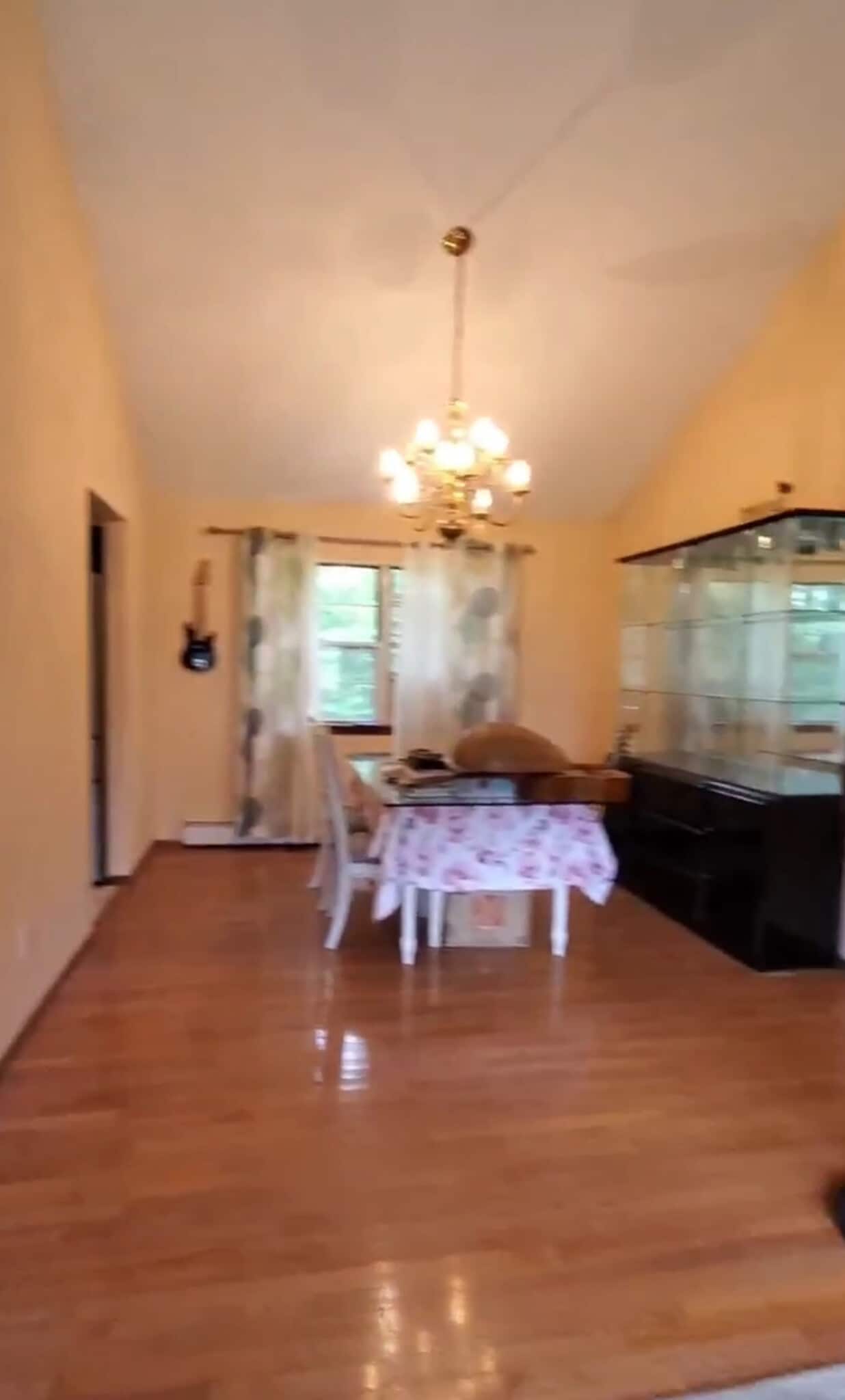 Building Photo - 257 Lake Rd