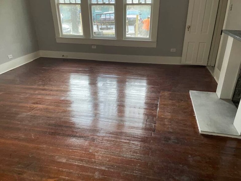 Building Photo - 201 E 3rd St