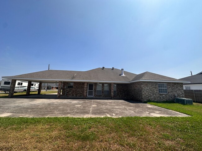 Building Photo - Wonderful Home in South Lake Charles!