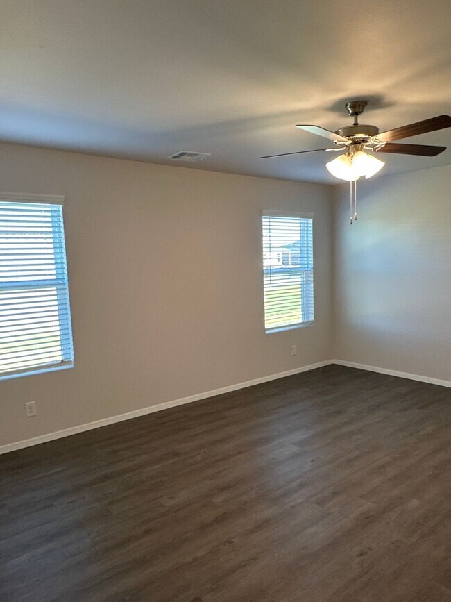 Building Photo - ***Valentine's Day Offer!*** NEWER Three B...