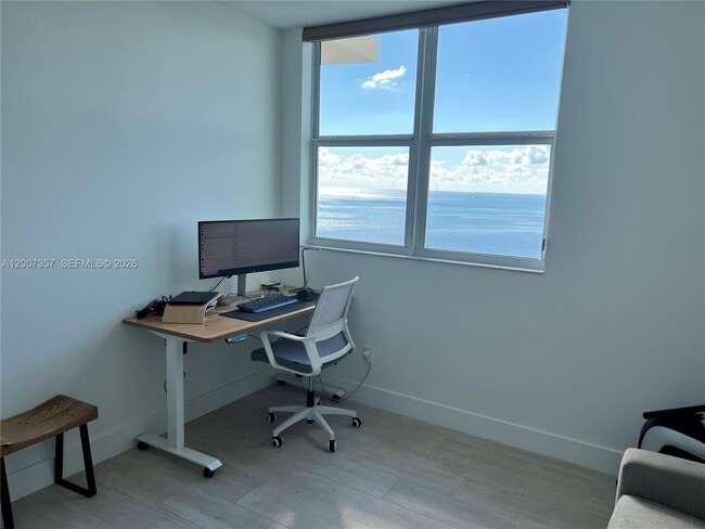 Building Photo - 2475 Brickell Ave