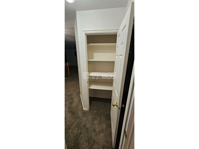 Building Photo - 981 Hudson St