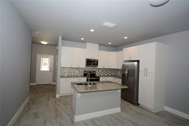 Building Photo - 25 Rosepetal Ln