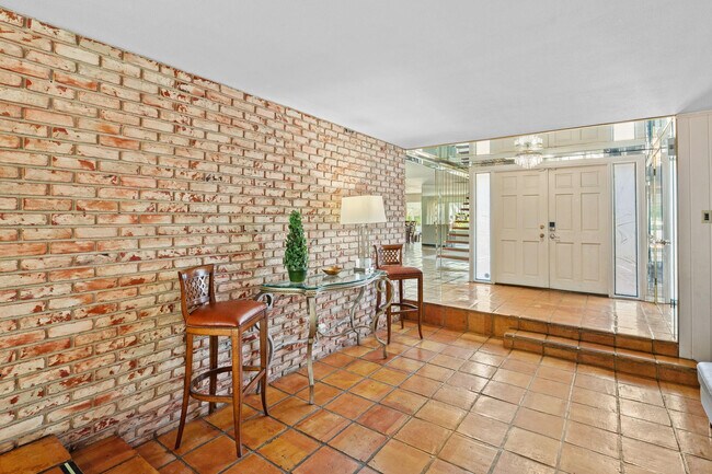 Building Photo - 4620 NE 25th Ave