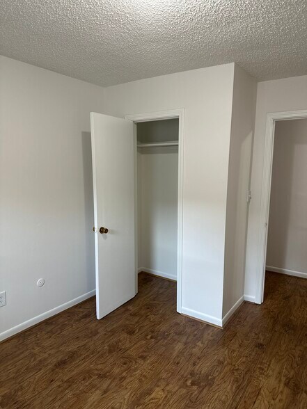 Building Photo - 415 N Oceana Blvd