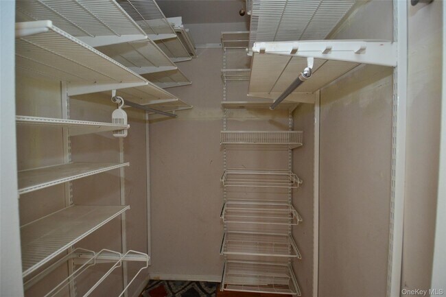 Building Photo - 14 Westview Ave