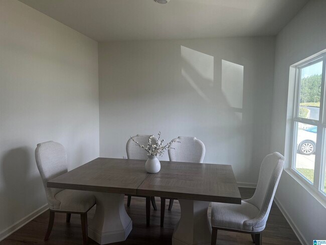 Building Photo - 9906 Chelsea Pk Trl