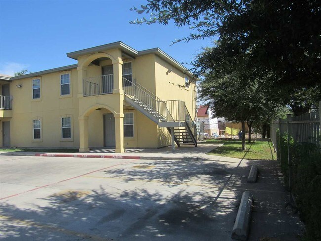 Building Photo - 1804 Juarez Ave