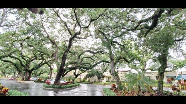 Building Photo - 9440 Poinciana Pl