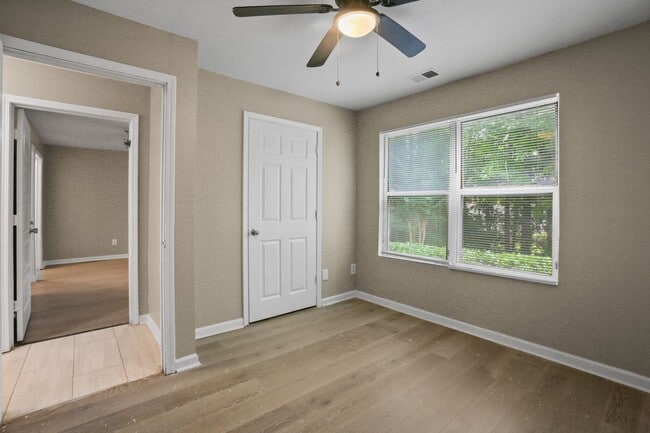 Building Photo - 5104 Fairington Ridge Cir