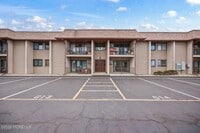 Building Photo - 330 Shore Dr