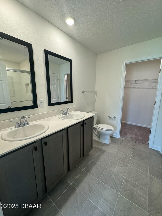 Building Photo - 55 Signet Cir