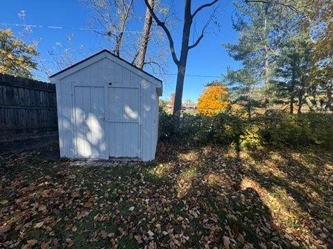 Building Photo - 907 Dover Dr