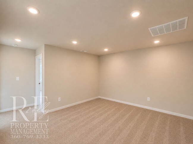 Building Photo - 6657 Yorktown Pl NE