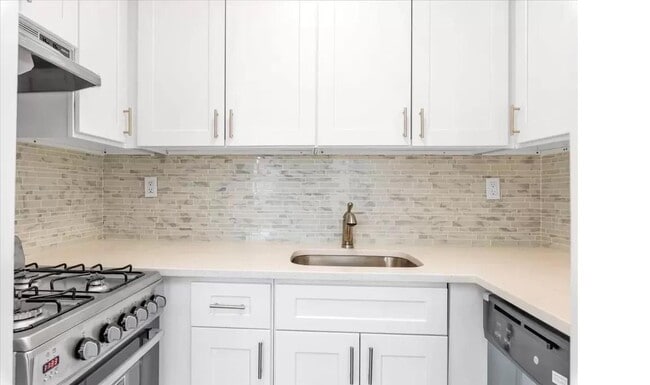 Building Photo - 23-22 30th Rd