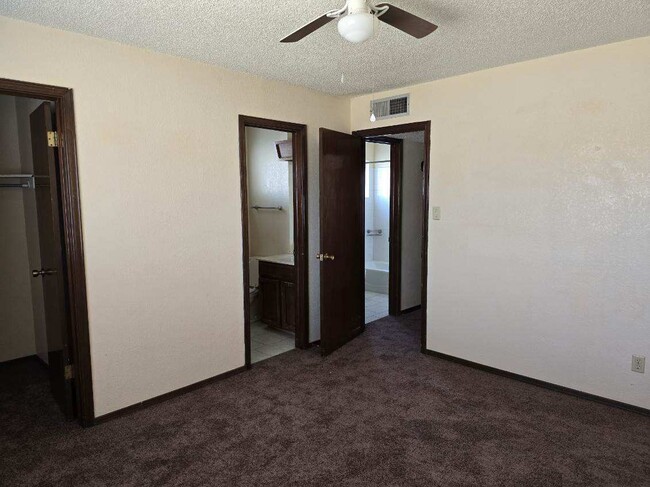 Building Photo - 3540 Breckenridge Dr