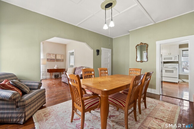 Building Photo - 263 Seymour Rd