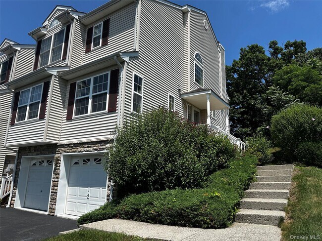 Building Photo - 2402 Rockledge Ct