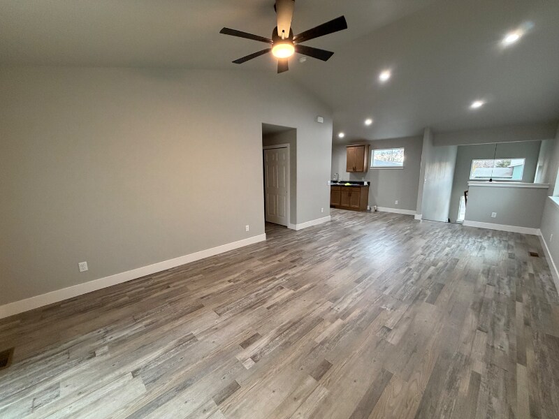 Building Photo - 1333 Lynn Ave