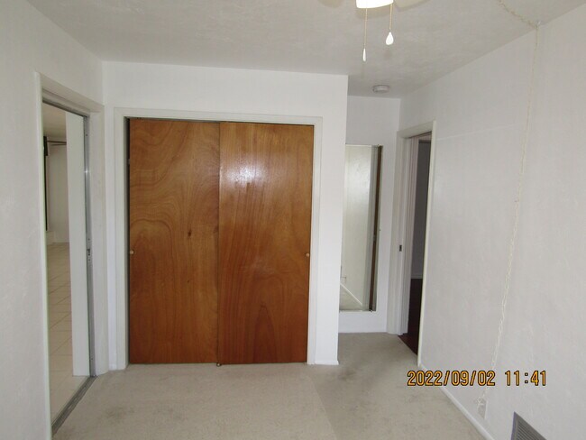 Building Photo - 736 Cadiz Rd