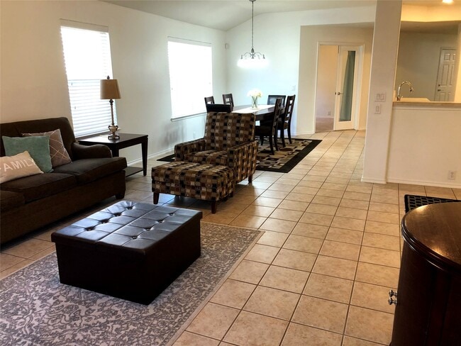 Building Photo - 4611 Pin Oak Creek Ln