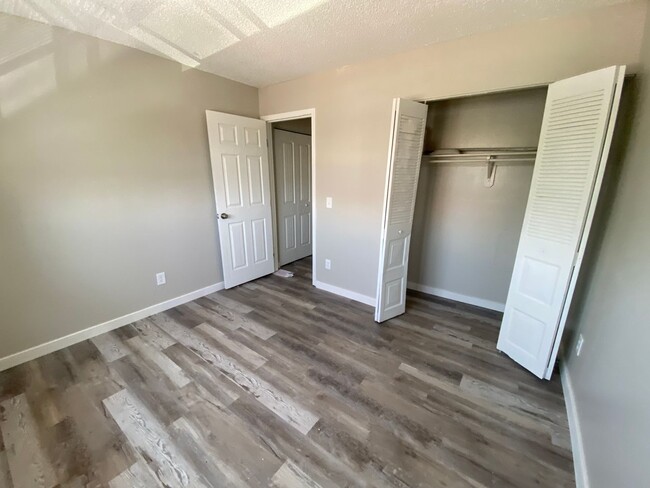 Building Photo - Second Floor Two Bedroom W/Private patio. ...