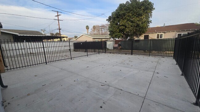 Building Photo - Graham(10422)