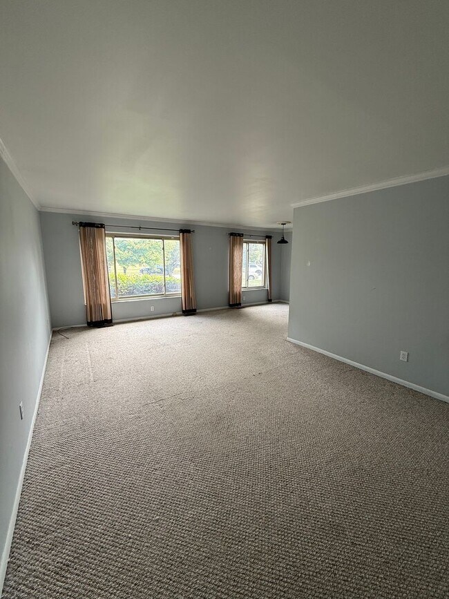 Building Photo - Derby