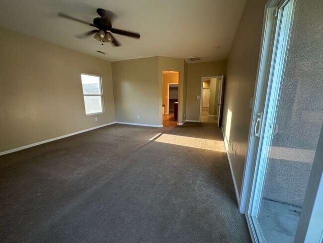 Building Photo - Southwest 4 bedroom