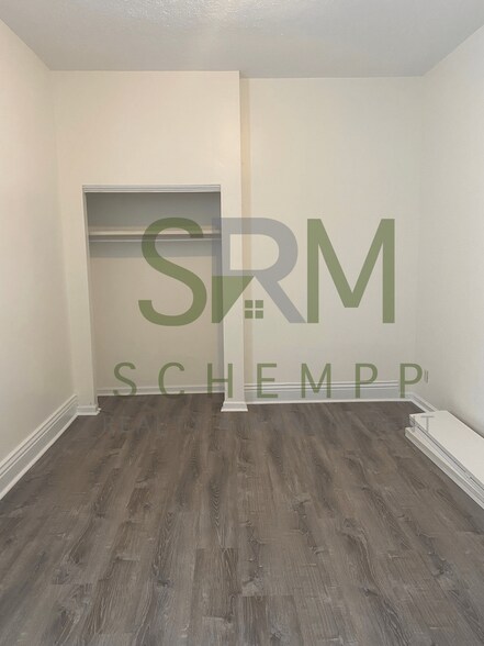 Building Photo - 2912 Greenwood Ave