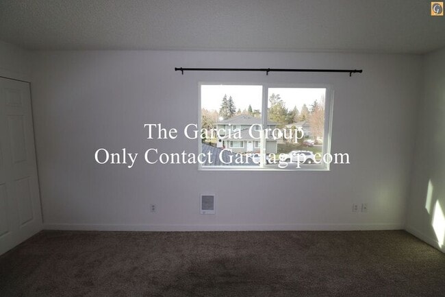 Building Photo - 1488 NE Paropa Ct